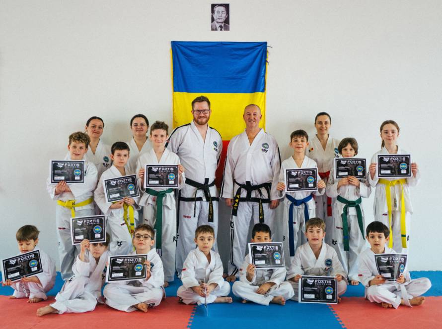 Copii la promovarea de centuri Taekwon-Do la Fortis București